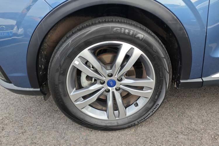 Used Ford Equator Sport 2023 EcoBoost 170 Premier Edition Left Front Wheel Hub