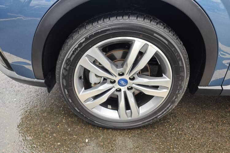 Used Ford Equator Sport 2023 EcoBoost 170 Premier Edition Left Front Wheel Hub