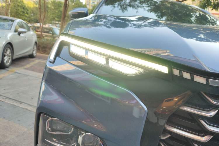 Used Ford Equator Sport 2023 EcoBoost 170 Elite Model Right Front Headlight