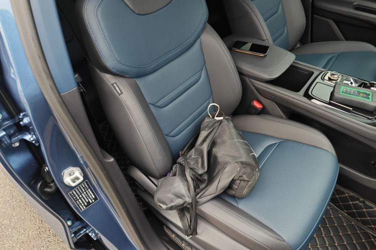 Used Ford Equator Sport 2023 EcoBoost 170 Premier Edition Right Front Seat