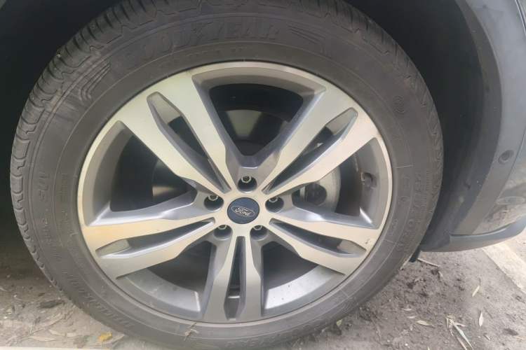Used Ford Equator Sport 2023 EcoBoost 170 Premier PLUS Model Right Front Wheel Hub