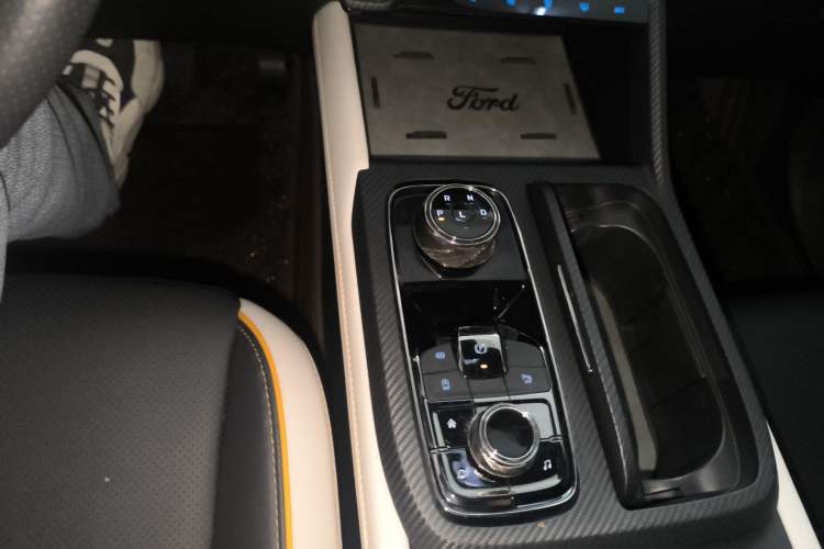 Used Ford Equator Sport 2023 Edge EcoBoost 170 Light & Shadow Gear Lever