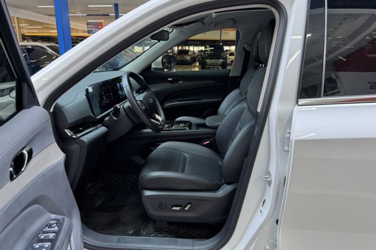 Used Ford Equator Sport 2023 EcoBoost 170 Elite Model Interior 1