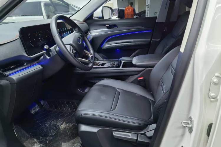 Used Ford Equator Sport 2023 EcoBoost 170 Prime Edition Interior 2