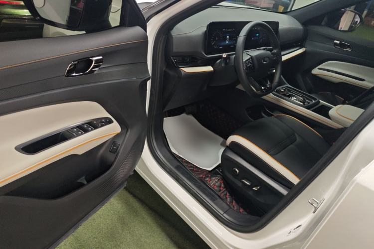 Used Ford Equator Sport 2023 Edge EcoBoost 170 Light & Shadow Interior 3