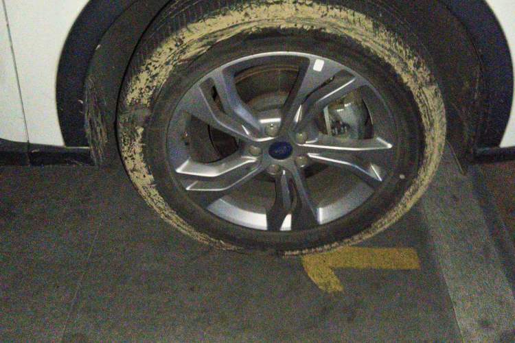 Used Ford Equator Sport 2023 EcoBoost 170 Prime Edition Right Front Wheel Hub