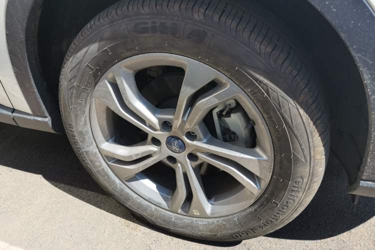 Used Ford Equator Sport 2023 EcoBoost 170 Platinum Edition Right Front Wheel Hub