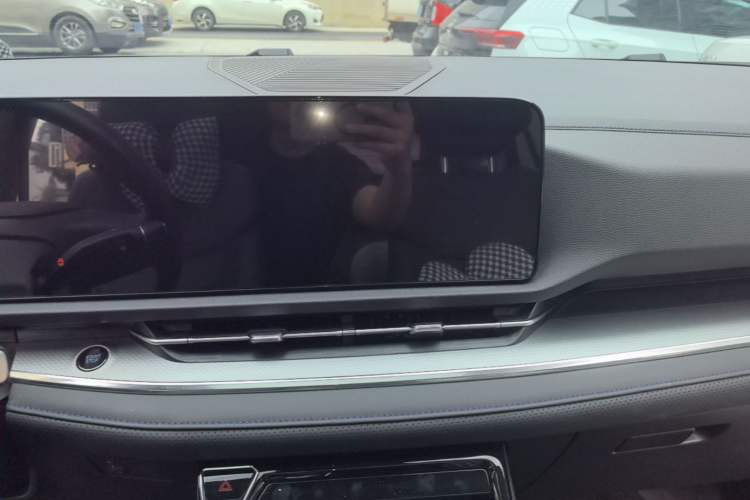 Used Ford Equator Sport 2025 EcoBoost 170 Platinum Edition Audio And AC Panel