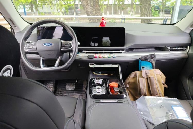 Used Ford Equator Sport 2025 EcoBoost 170 Premier Edition Center Console