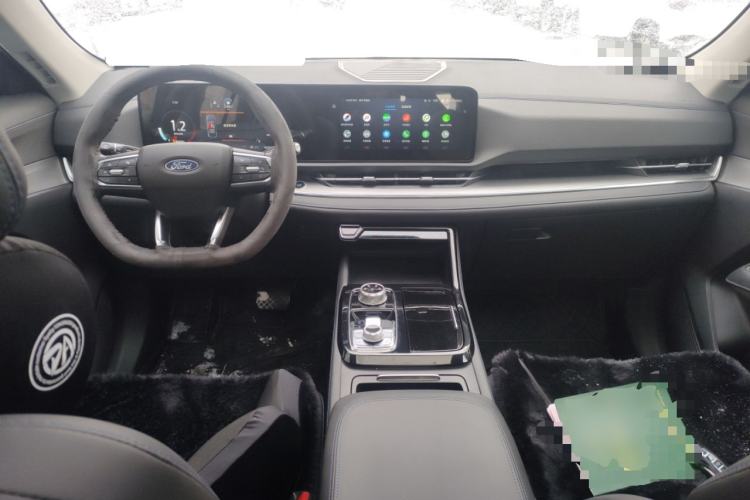 Used Ford Equator Sport 2025 EcoBoost 170 Platinum Edition Center Console