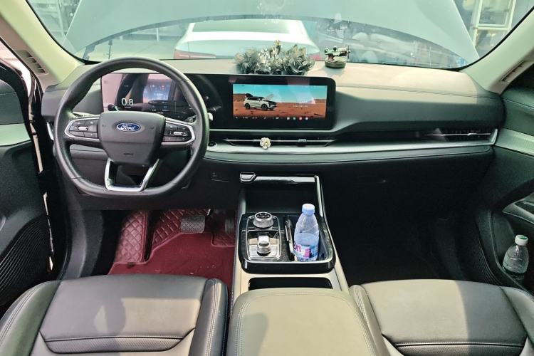 Used Ford Equator Sport 2025 EcoBoost 170 Platinum Edition Center Console