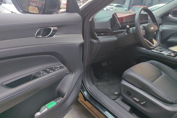 Used Ford Equator Sport 2025 EcoBoost 170 Platinum Edition Driver Seat