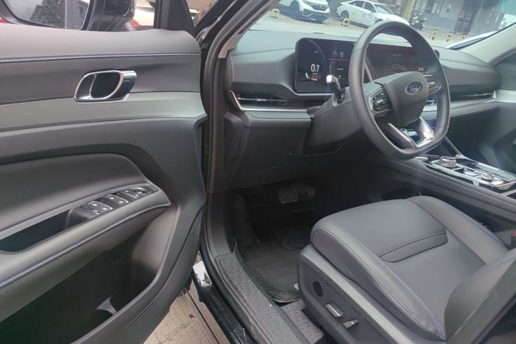 Used Ford Equator Sport 2025 EcoBoost 170 Platinum Edition Driver Seat