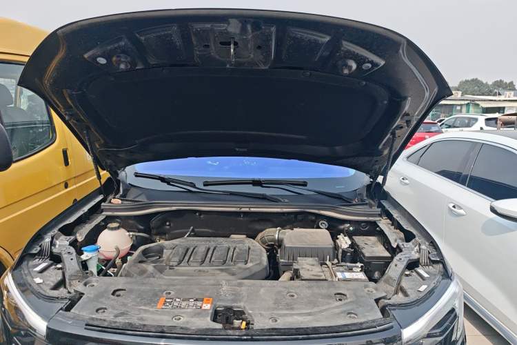 Used Ford Equator Sport 2025 EcoBoost 170 Platinum Edition Engine Bay
