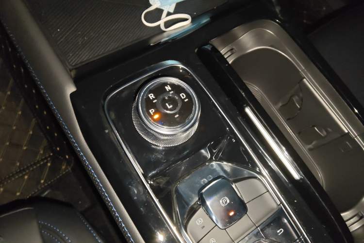 Used Ford Equator Sport 2025 EcoBoost 170 Platinum Edition Gear Lever