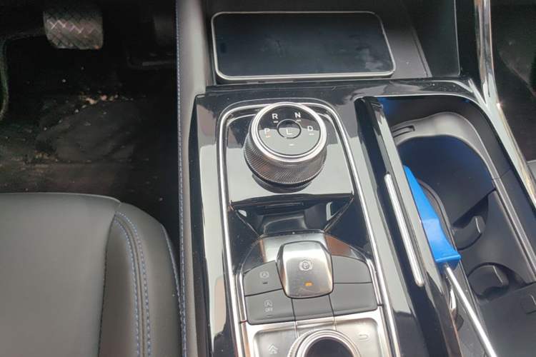 Used Ford Equator Sport 2025 EcoBoost 170 Platinum Edition Gear Lever