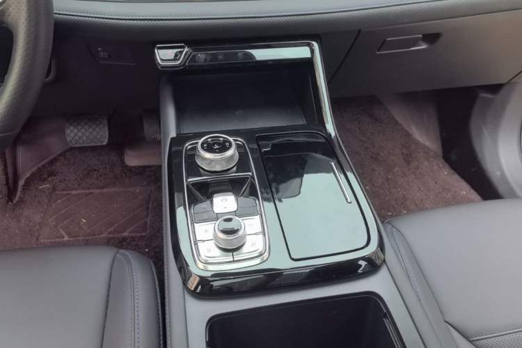 Used Ford Equator Sport 2025 EcoBoost 170 Platinum Edition Gear Lever