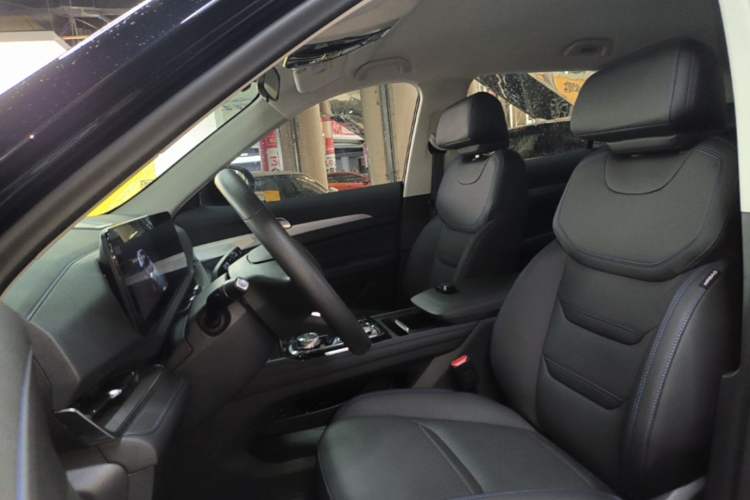Used Ford Equator Sport 2025 EcoBoost 170 Prime Edition Left Front Seat