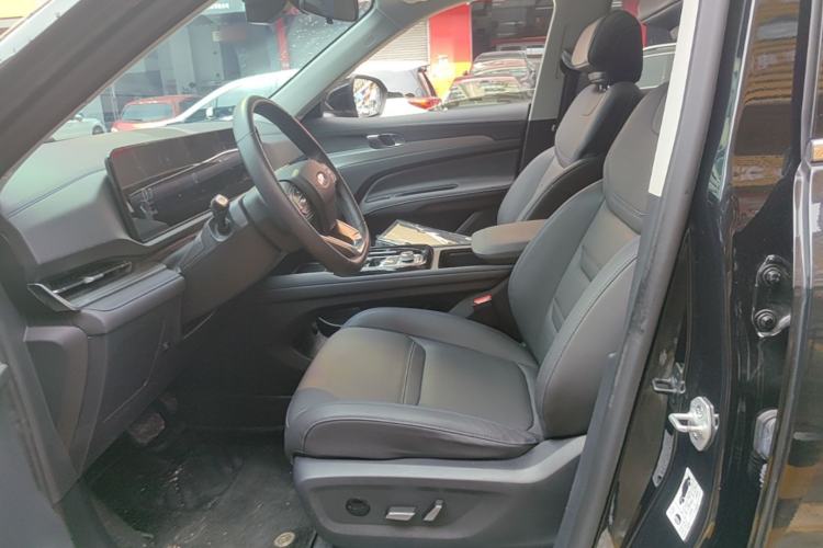 Used Ford Equator Sport 2025 EcoBoost 170 Platinum Edition Left Front Seat