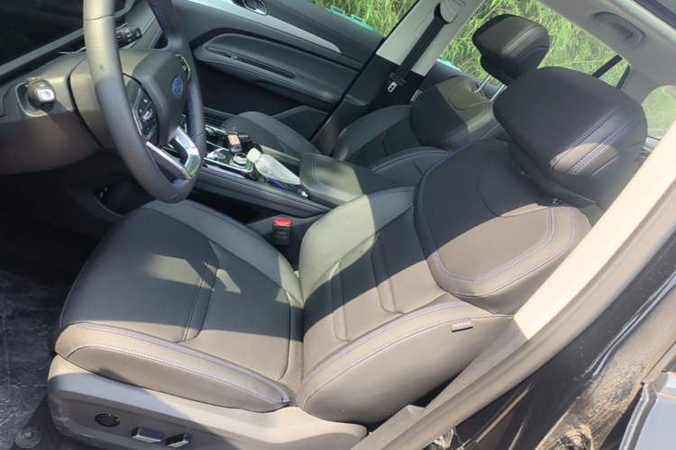 Used Ford Equator Sport 2025 EcoBoost 170 Platinum Edition Left Front Seat