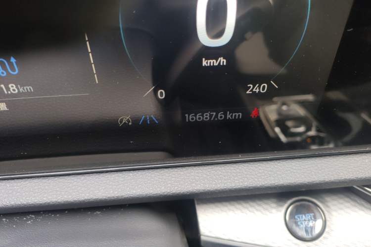 Used Ford Equator Sport 2025 EcoBoost 170 Platinum Edition Odometer Close Up