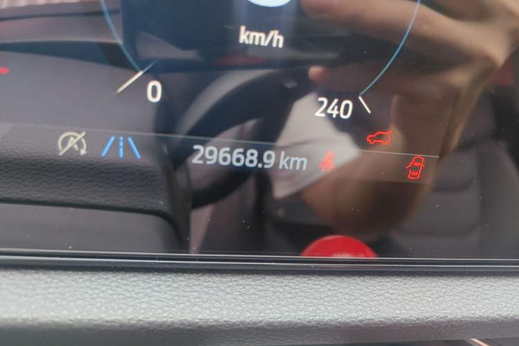 Used Ford Equator Sport 2025 EcoBoost 170 Platinum Edition Odometer Close Up