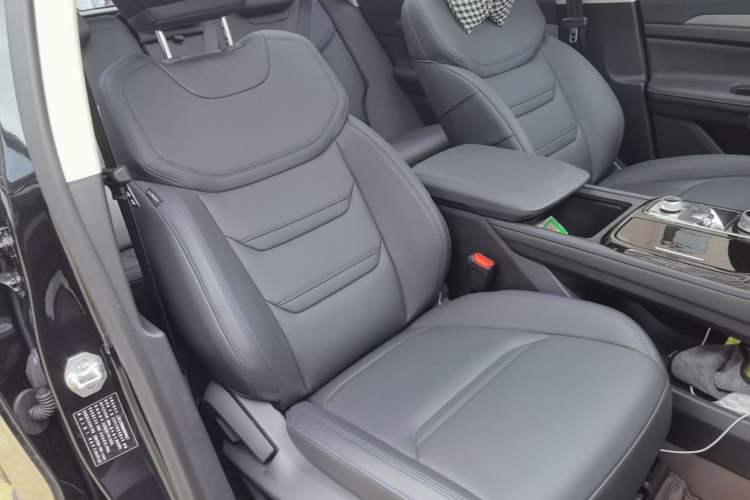 Used Ford Equator Sport 2025 EcoBoost 170 Platinum Edition Right Front Seat