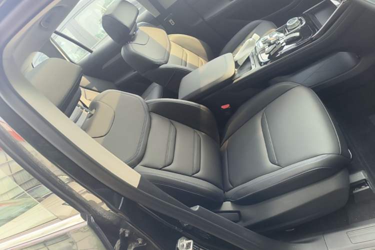 Used Ford Equator Sport 2025 EcoBoost 170 Platinum Edition Right Front Seat