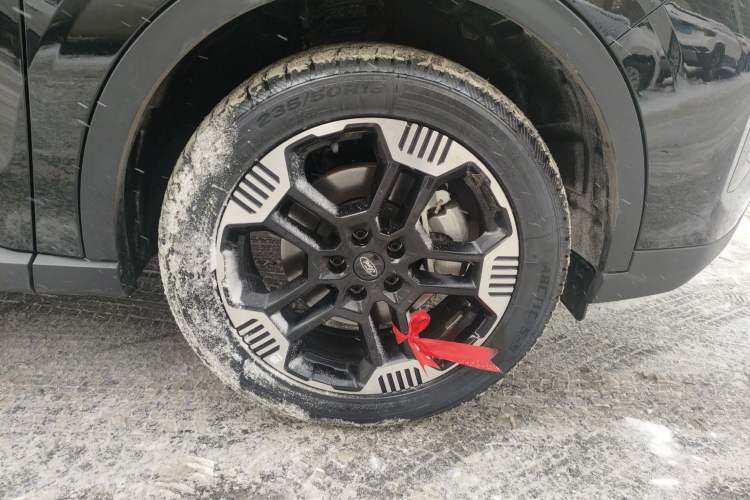 Used Ford Equator Sport 2025 EcoBoost 170 Platinum Edition Right Front Wheel Hub