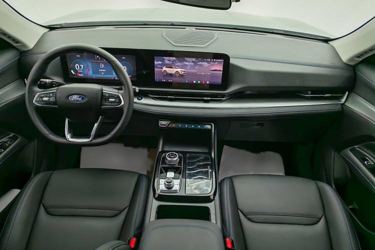 Used Ford Equator Sport 2025 EcoBoost 170 Platinum Edition Audio And AC Panel