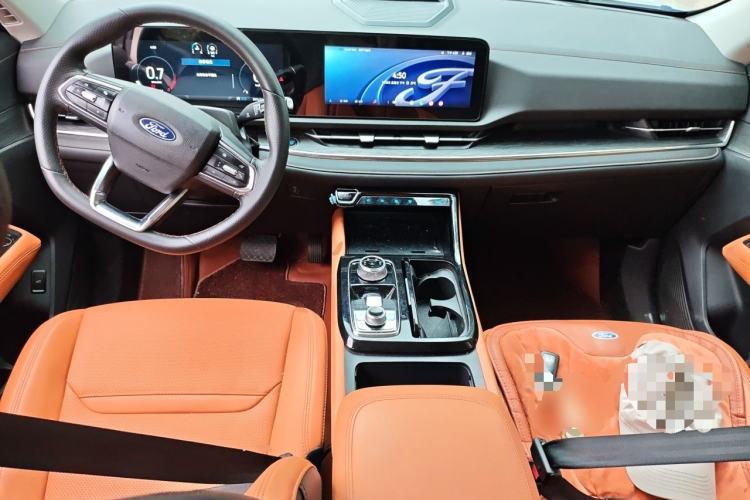 Used Ford Equator Sport 2025 EcoBoost 170 Prestige Model Center Console