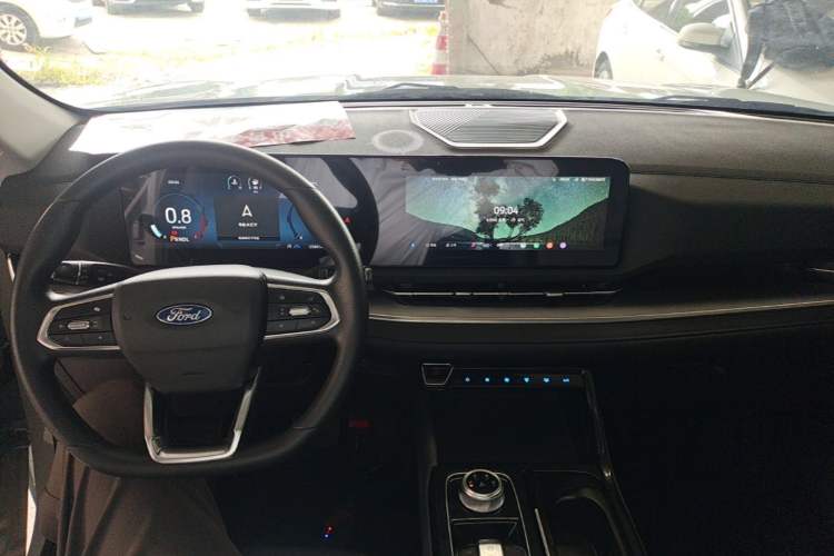 Used Ford Equator Sport 2025 EcoBoost 170 Prime Edition Center Console