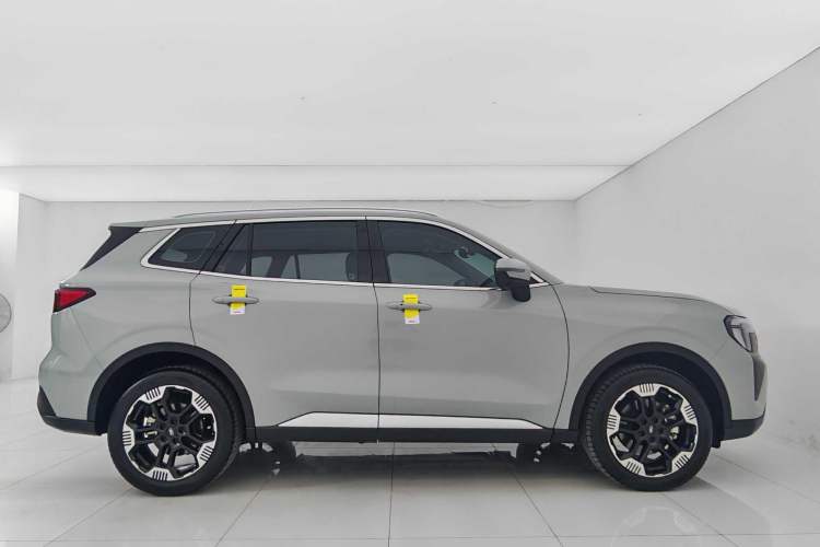 Used Ford Equator Sport 2025 EcoBoost 170 Platinum Edition Exterior 2