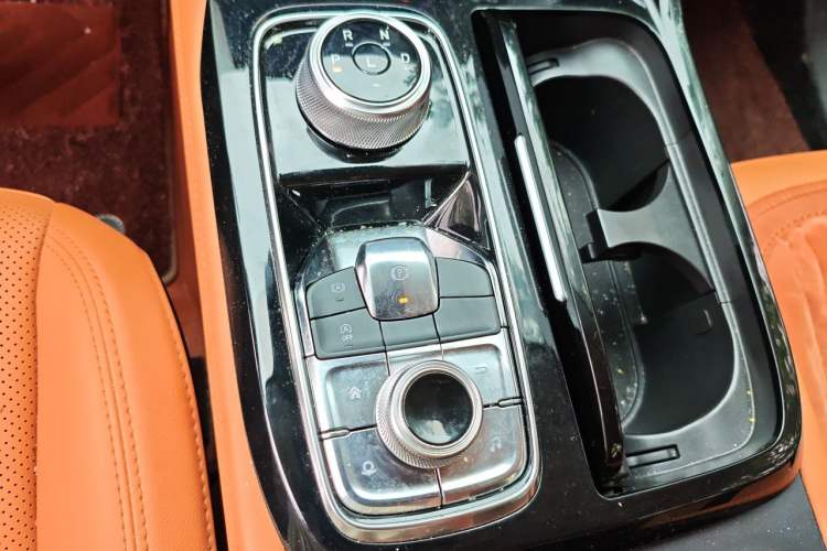 Used Ford Equator Sport 2025 EcoBoost 170 Prestige Model Gear Lever
