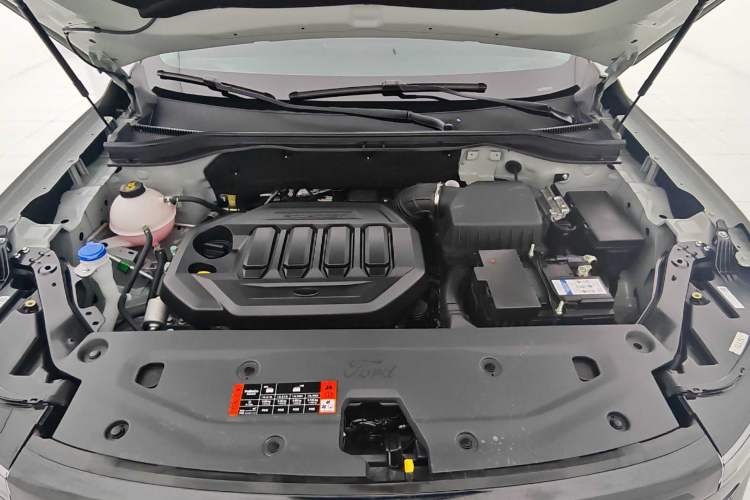 Used Ford Equator Sport 2025 EcoBoost 170 Platinum Edition Interior 7