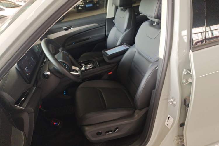 Used Ford Equator Sport 2025 EcoBoost 170 Prime Edition Left Front Seat