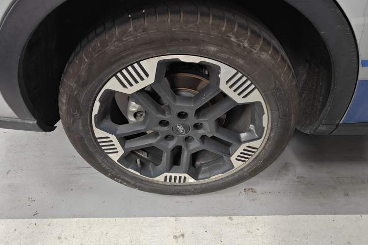 Used Ford Equator Sport 2025 EcoBoost 170 Platinum Edition Right Rear Wheel Hub