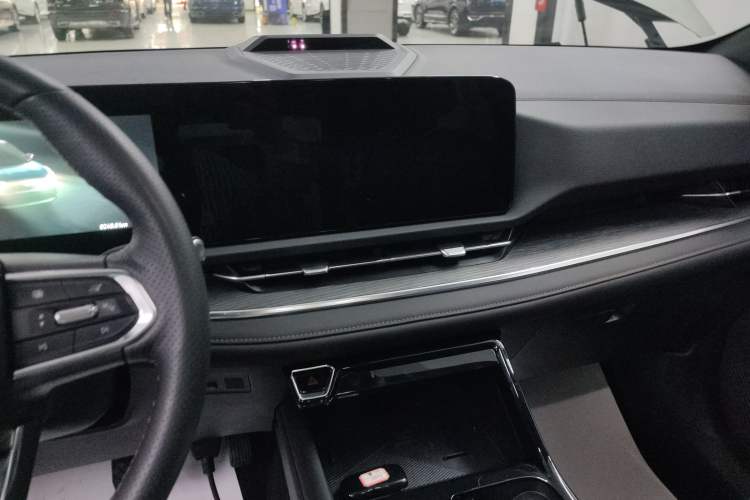 Used Ford Equator Sport 2025 EcoBoost 170 Prestige PLUS Audio And AC Panel