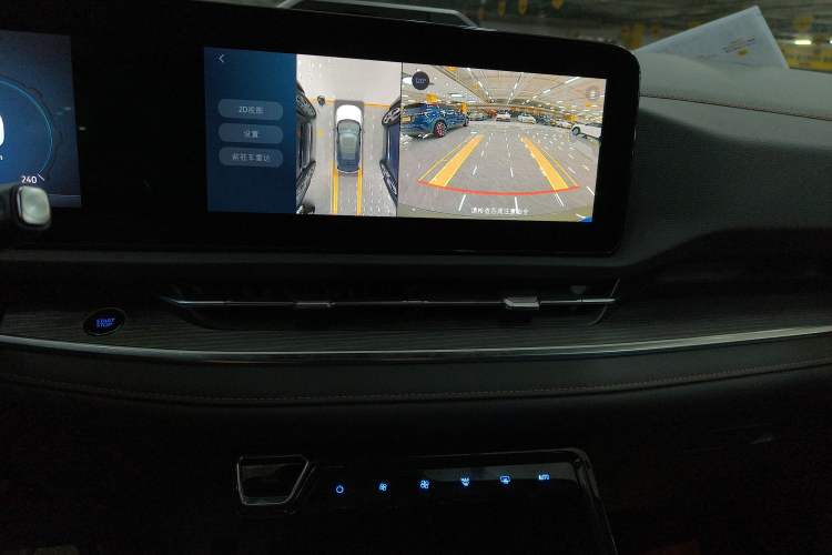 Used Ford Equator Sport 2025 EcoBoost 170 Prestige PLUS Audio And AC Panel