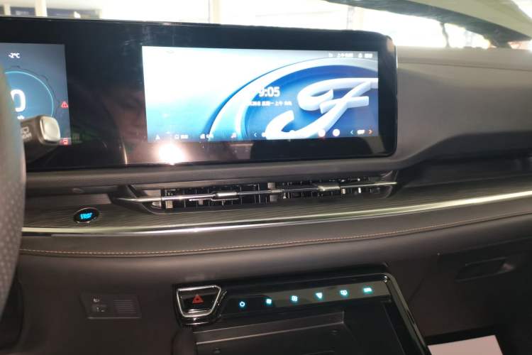 Used Ford Equator Sport 2025 EcoBoost 170 Prestige PLUS Audio And AC Panel