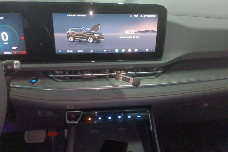 Used Ford Equator Sport 2025 EcoBoost 170 Prestige PLUS Audio And AC Panel