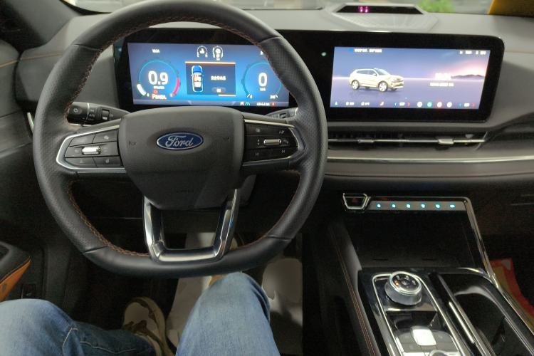 Used Ford Equator Sport 2025 EcoBoost 170 Prestige PLUS Center Console
