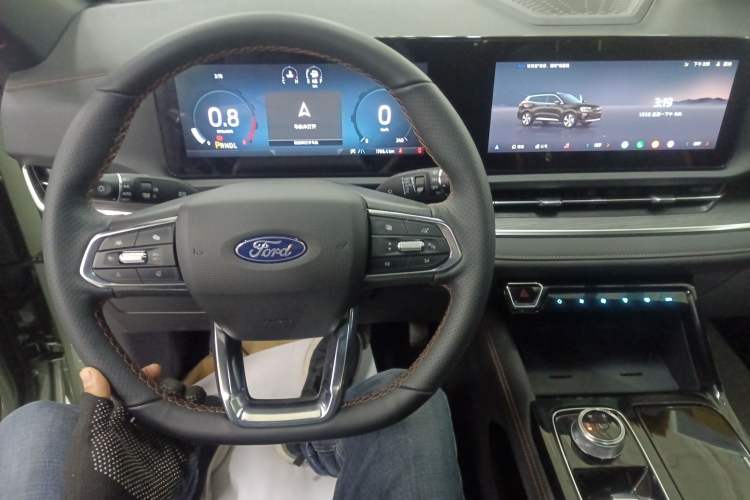 Used Ford Equator Sport 2025 EcoBoost 170 Prestige PLUS Center Console