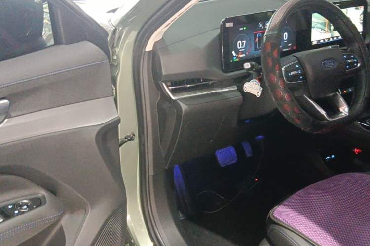 Used Ford Equator Sport 2025 EcoBoost 170 Prime Edition Driver Seat