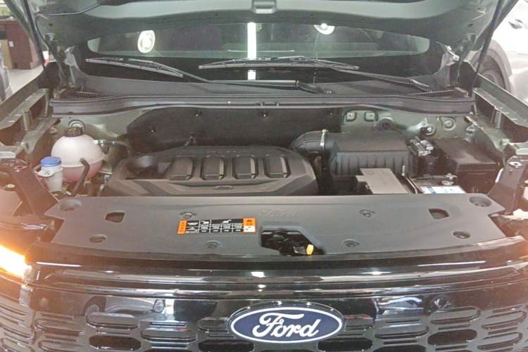 Used Ford Equator Sport 2025 EcoBoost 170 Prime Edition Engine Bay
