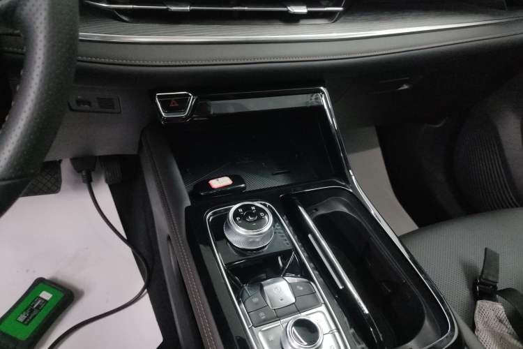Used Ford Equator Sport 2025 EcoBoost 170 Prestige PLUS Gear Lever