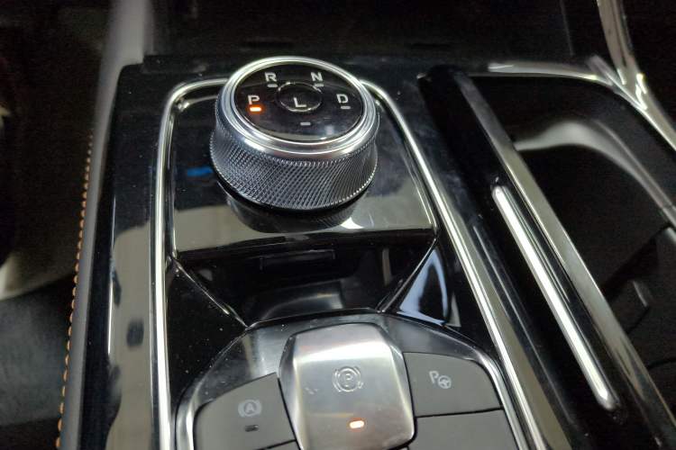 Used Ford Equator Sport 2025 EcoBoost 170 Prestige PLUS Gear Lever