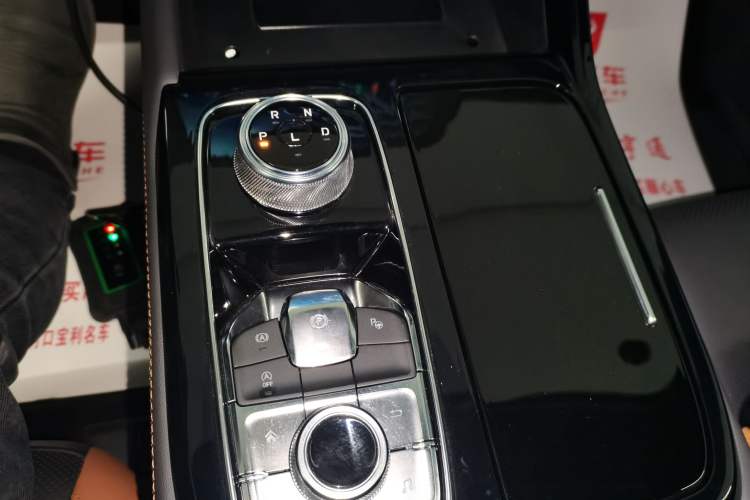 Used Ford Equator Sport 2025 EcoBoost 170 Prestige PLUS Gear Lever