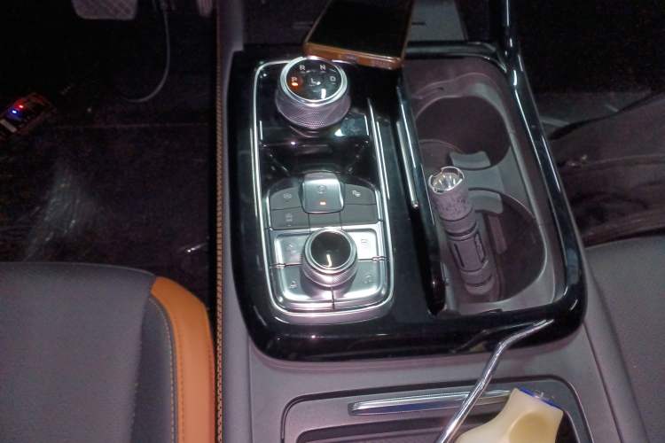 Used Ford Equator Sport 2025 EcoBoost 170 Prestige PLUS Gear Lever