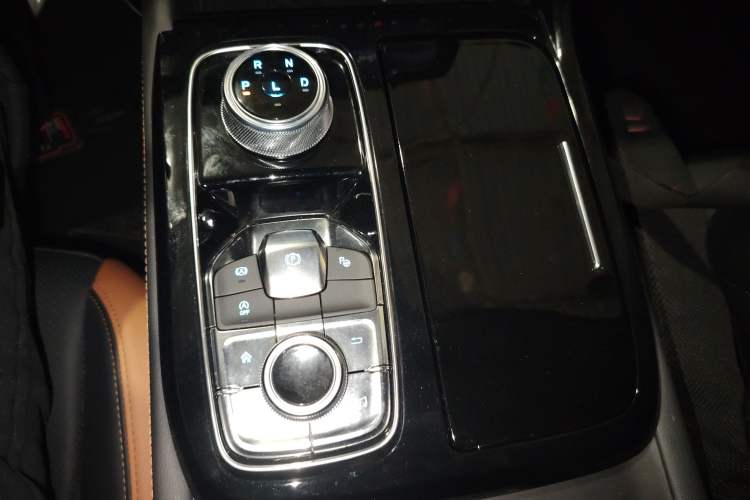 Used Ford Equator Sport 2025 EcoBoost 170 Prestige PLUS Gear Lever